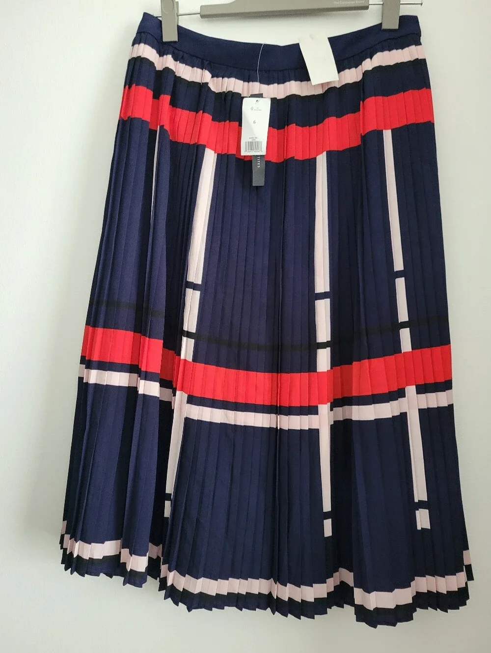 Banana Republic Women's Mid Skirt - Size 6 - Pleated Flare Red White Blue Stripe